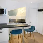 Stylish Studio Near Montparnasse, Only 2 Min From Metro
