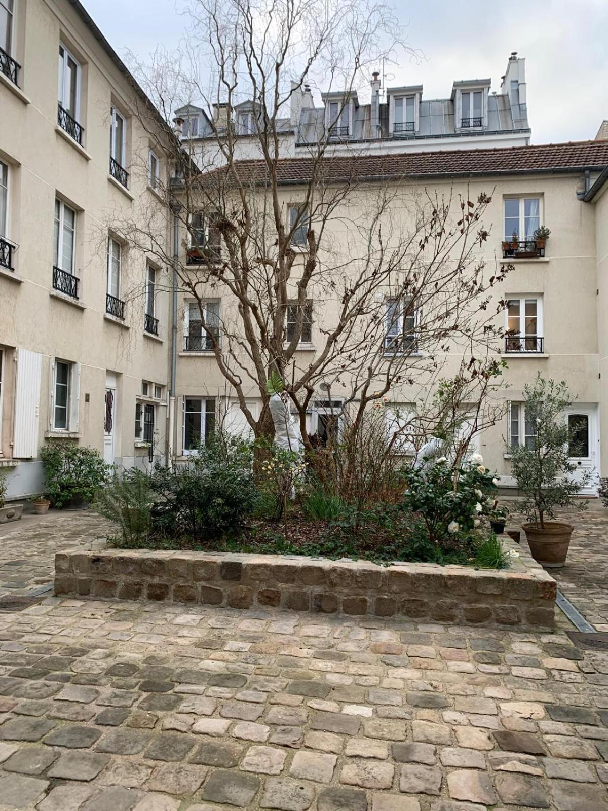 Stylish Near Montparnasse, Only 2 Min From Metro Apartment